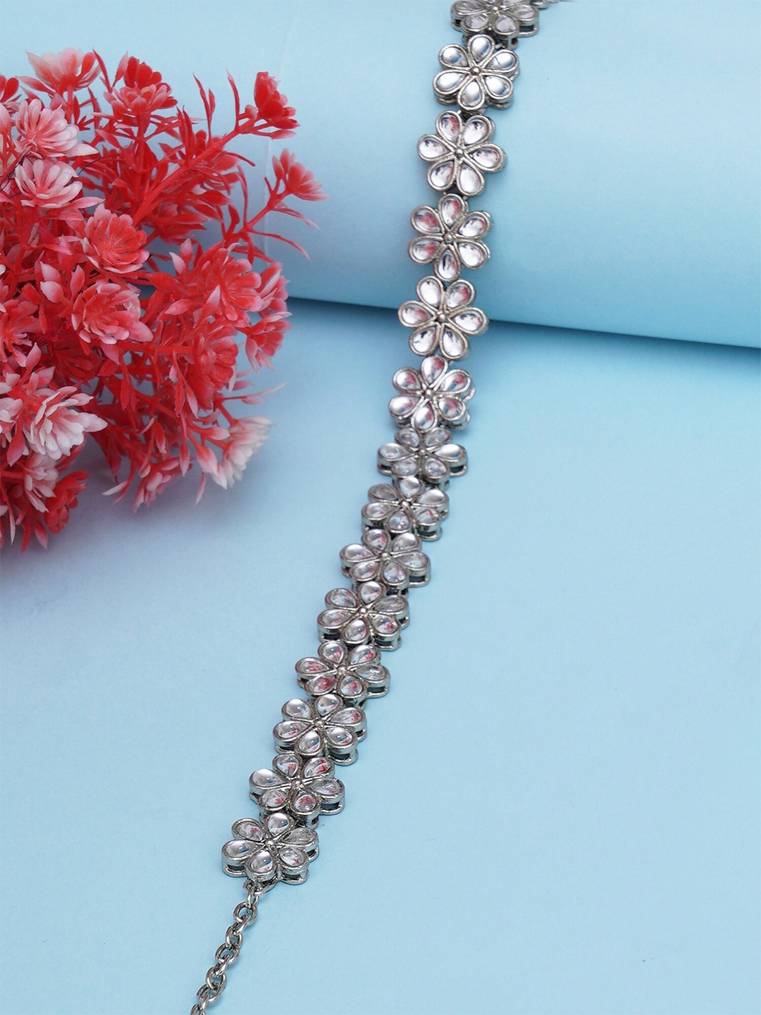

KARATCART Women Silver-Toned Oxidised Embellished Hairband