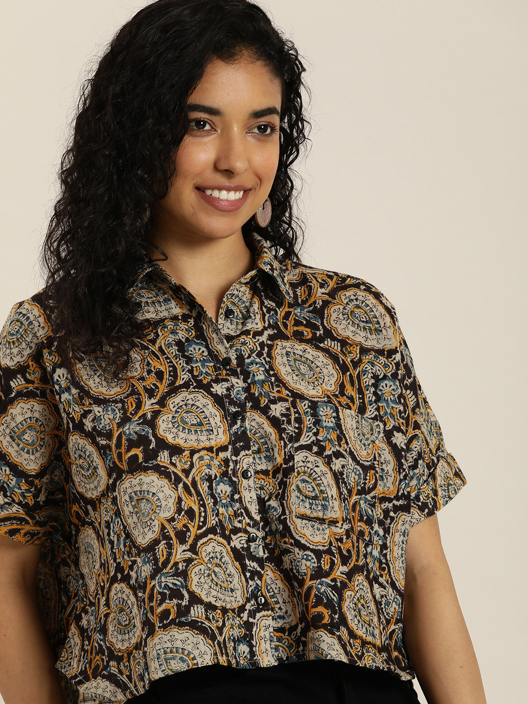 

Taavi Kalamkari Ethnic Motifs Printed Casual Shirt, Black