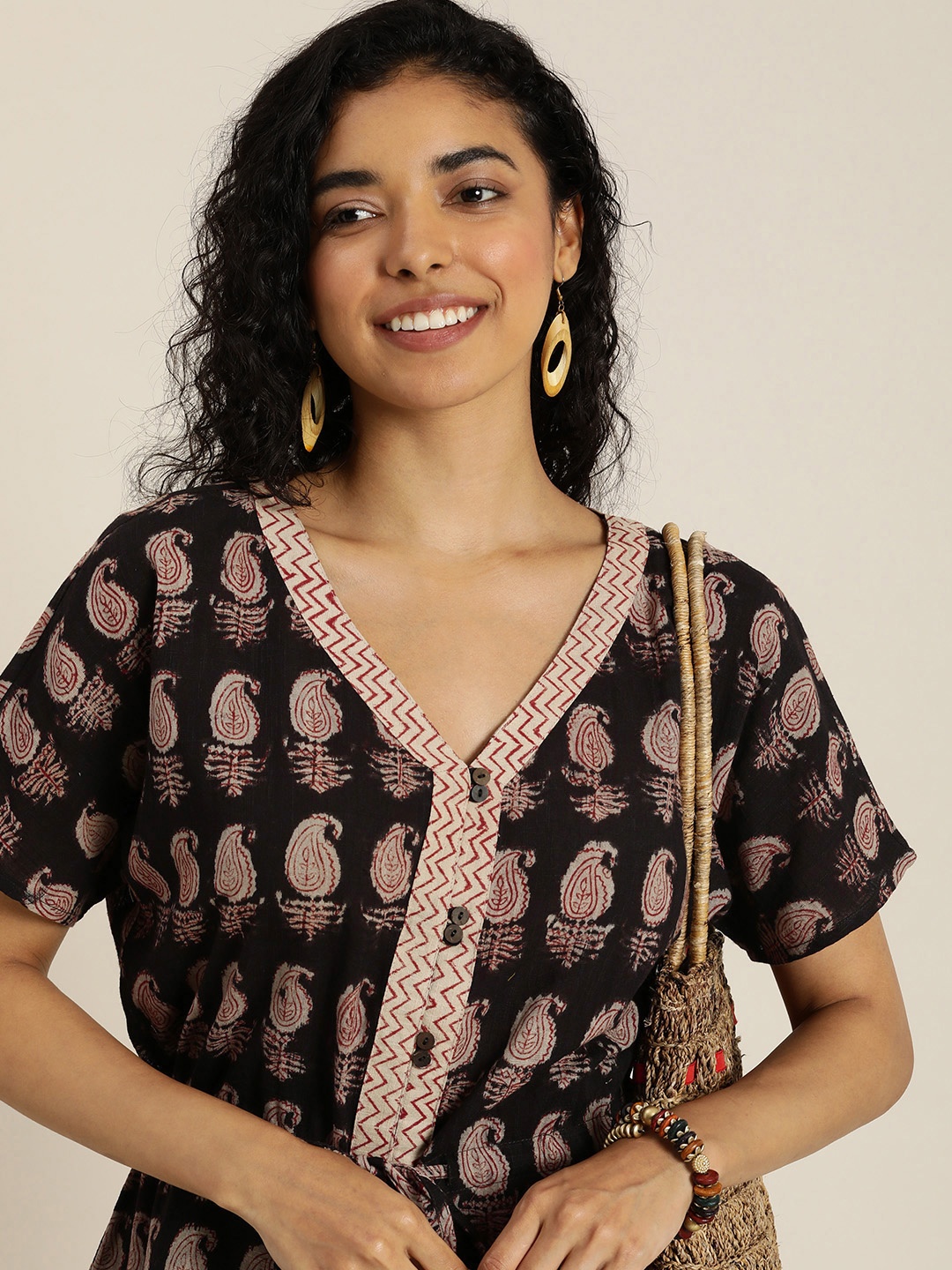 

Taavi Pure Cotton Printed Extended Sleeves Ethnic Kalamkari Top, Black