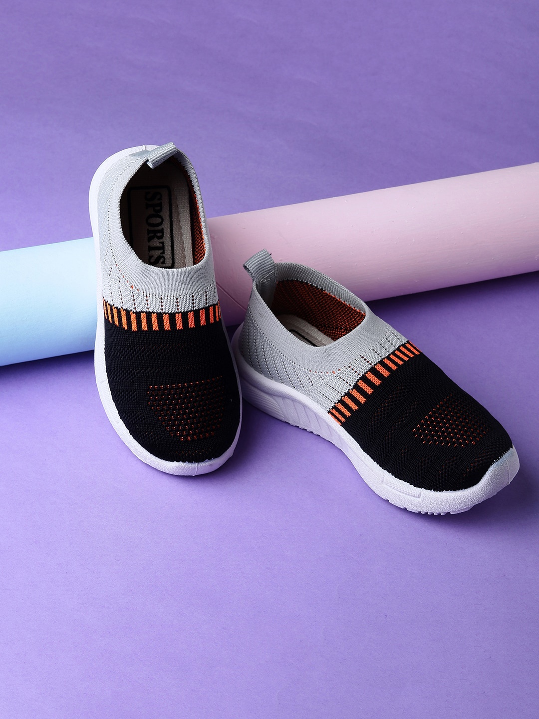 

CHiU Unisex Kids Orange & Black Colourblocked Slip-On Sneakers