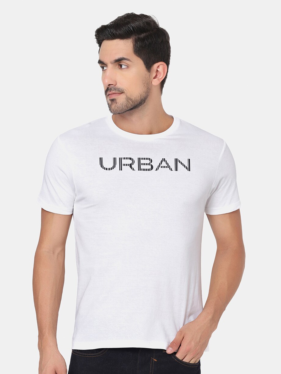 

Blackberrys Men White Typography Printed Slim Fit T-shirt