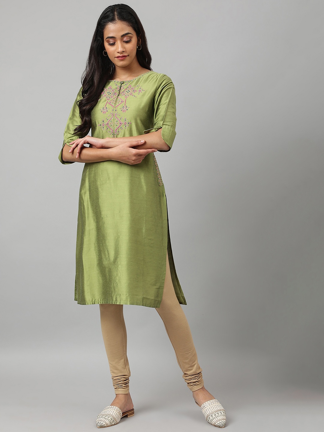 

W Women Green Ethnic Motifs Yoke Design Thread Work Indie Prints Kurta
