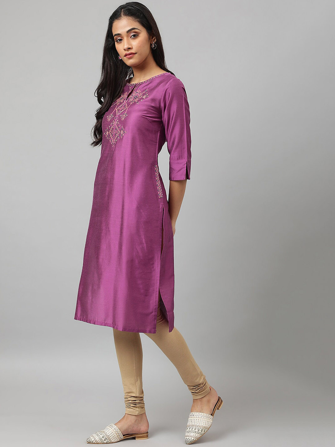 

W Women Purple Embroidered Thread Work Indie Prints Kurta