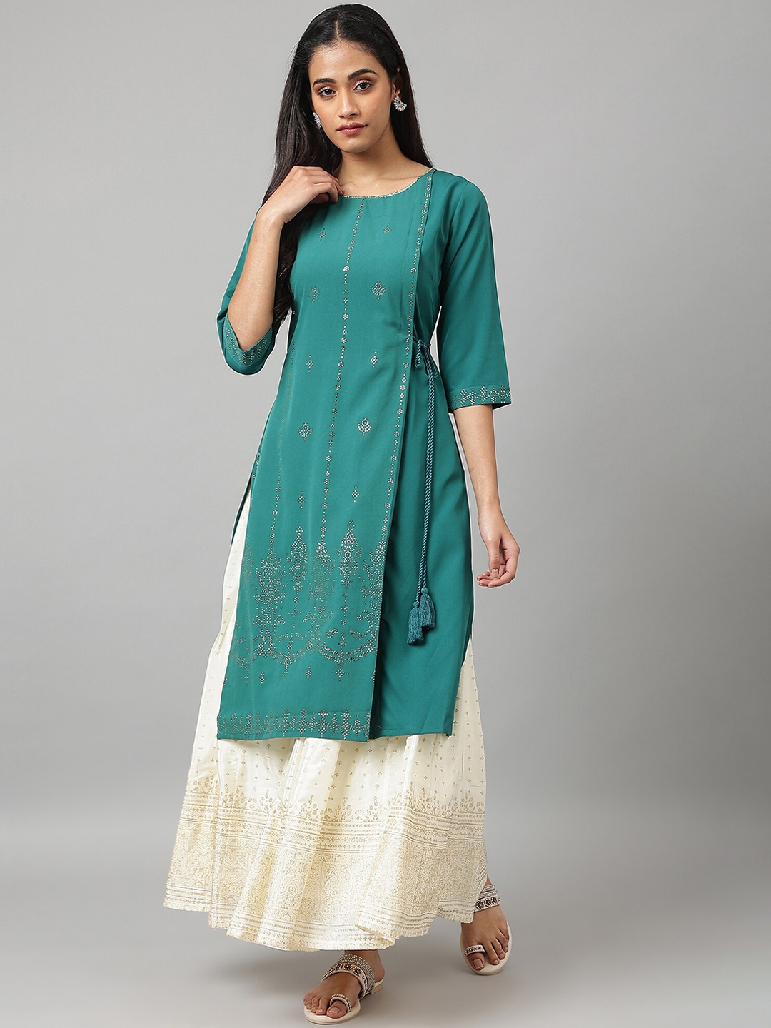 

W Women Green Geometric Embroidered Kurta