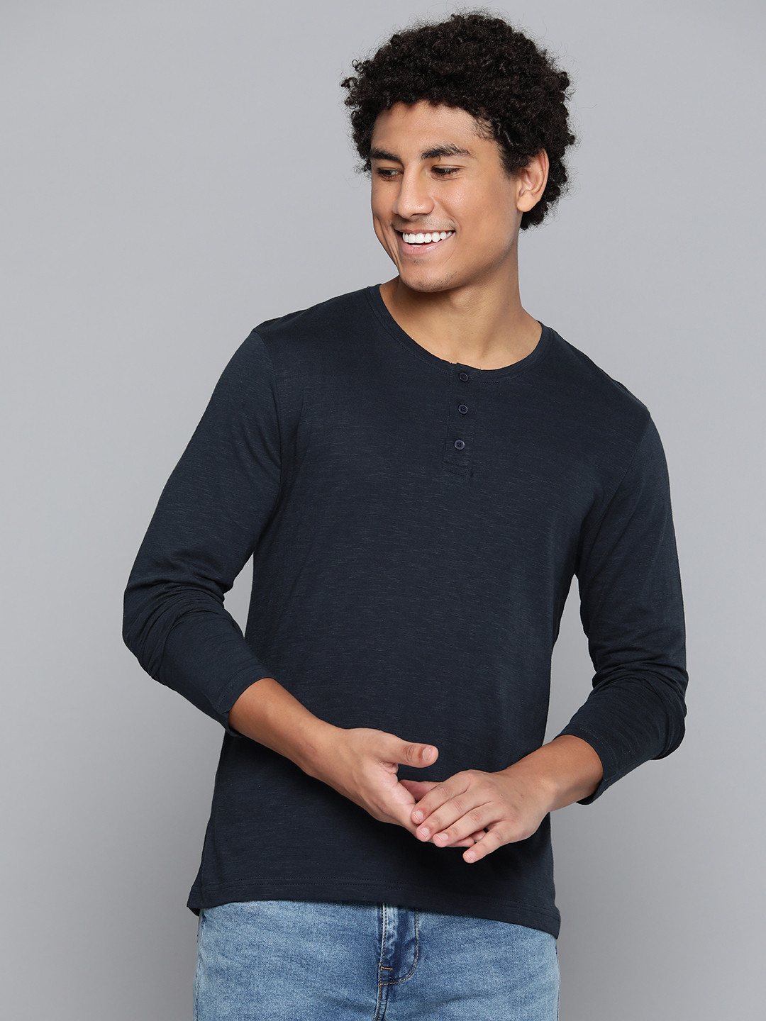 

HERE&NOW Men Navy Blue Solid Henley Neck Pure Cotton T-shirt