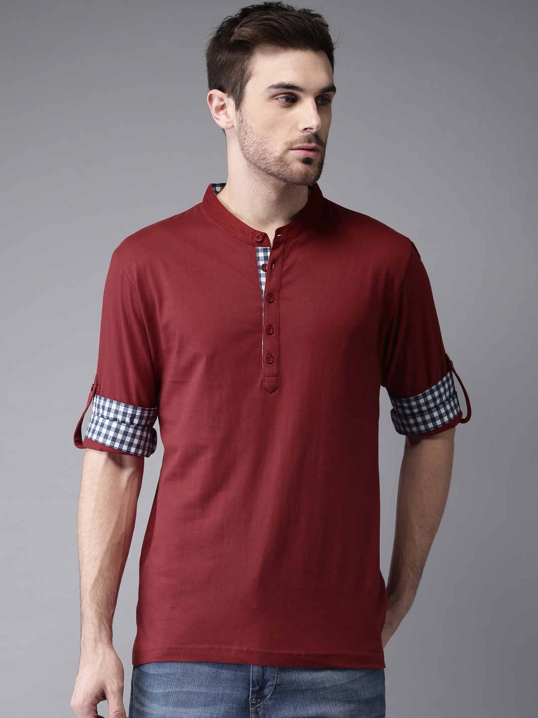 

HERENOW Men Maroon Solid Henley Neck Pure Cotton T-shirt