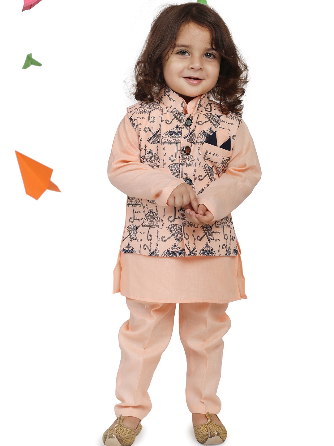 

Aj DEZInES Boys Peach-Coloured Ethnic Motifs Printed Kurta with Trousers