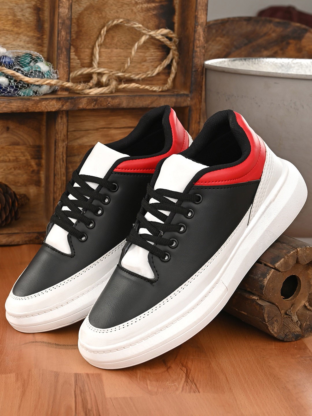 

Mactree Men Black & White Colourblocked PU Sneakers