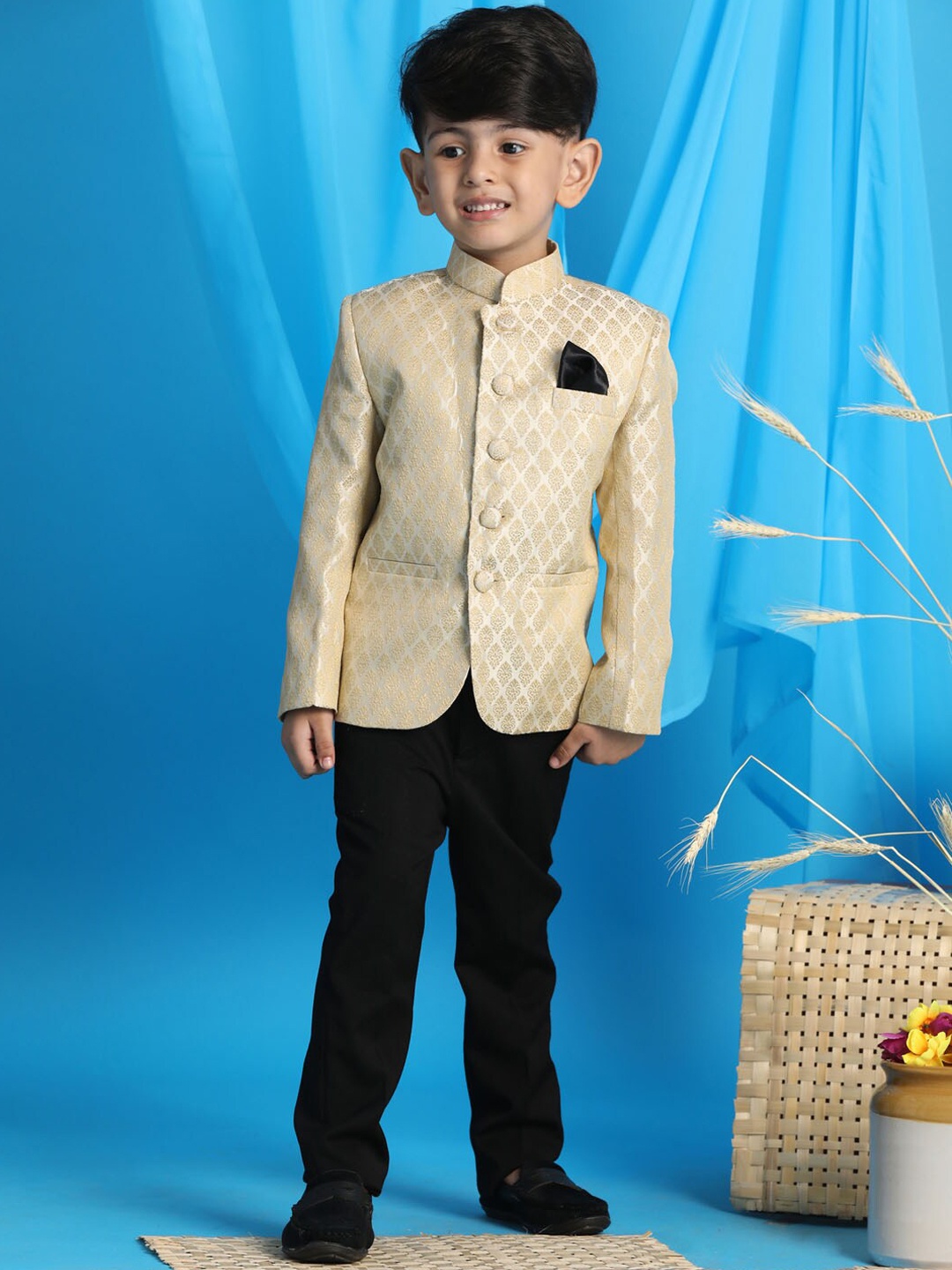 

VASTRAMAY Boys Cream-Coloured Printed Jodhpuri Bandhgala Blazers