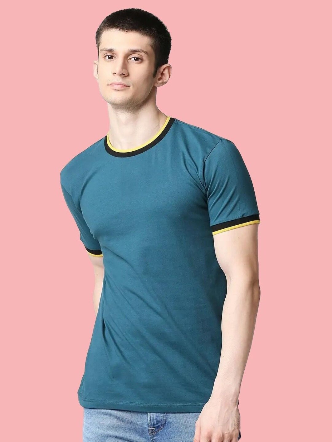 

Bewakoof Plus Men Teal Tropical T-shirt