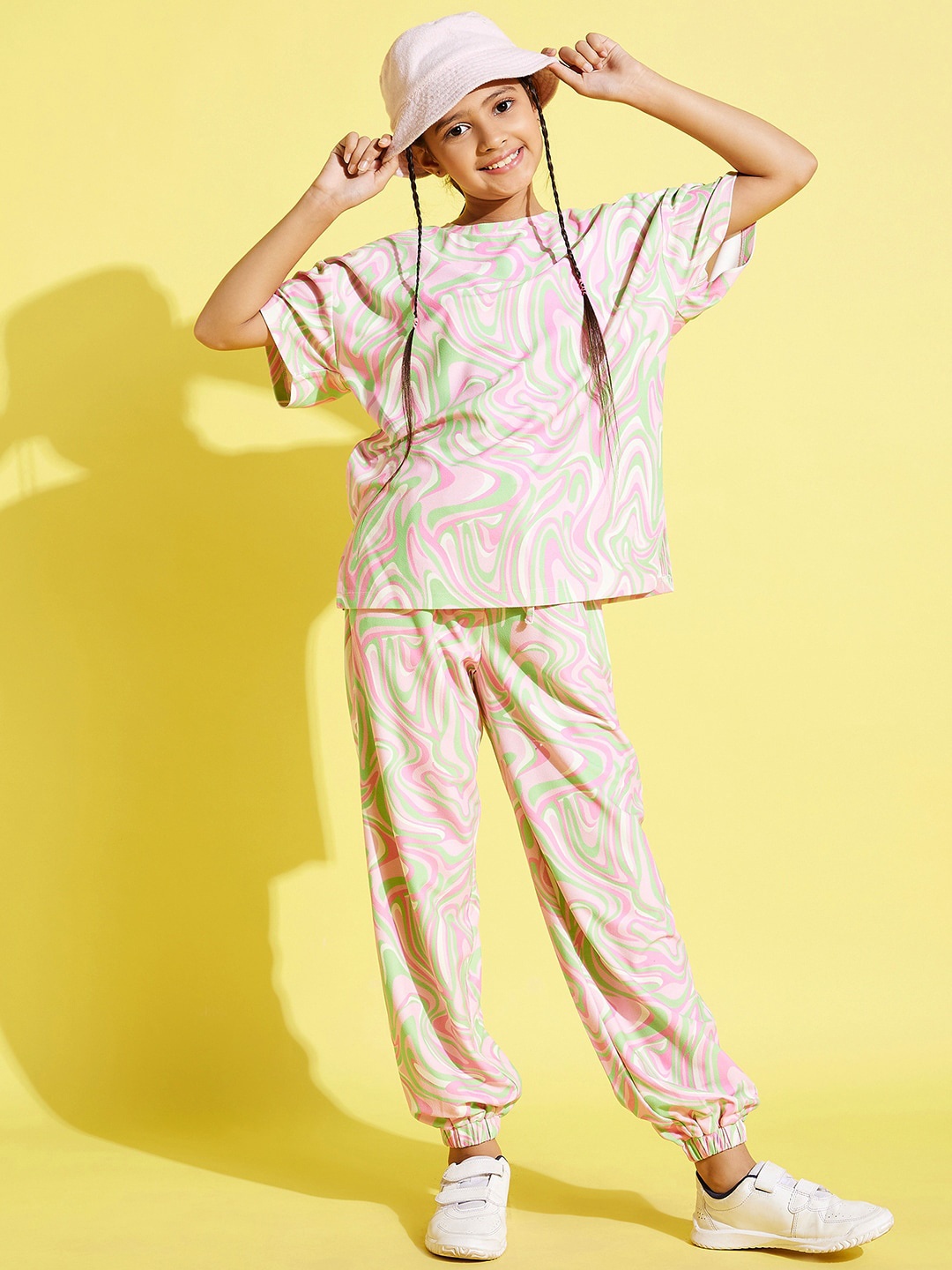 

Noh Voh - SASSAFRAS Kids Girls Pink & Green Printed T-shirt with Trousers