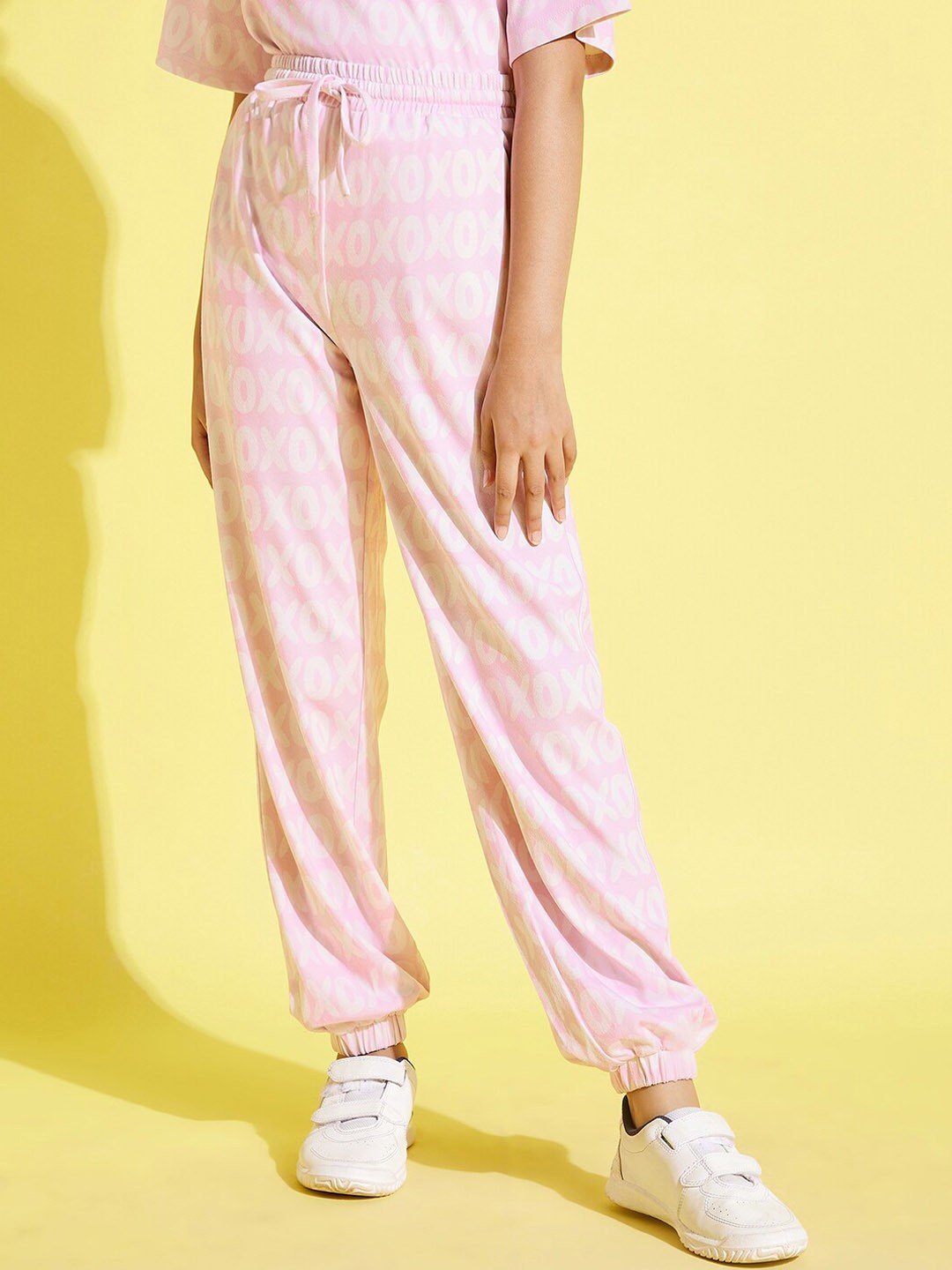 

Noh.Voh - SASSAFRAS Kids Girls Pink XOXO Printed Joggers