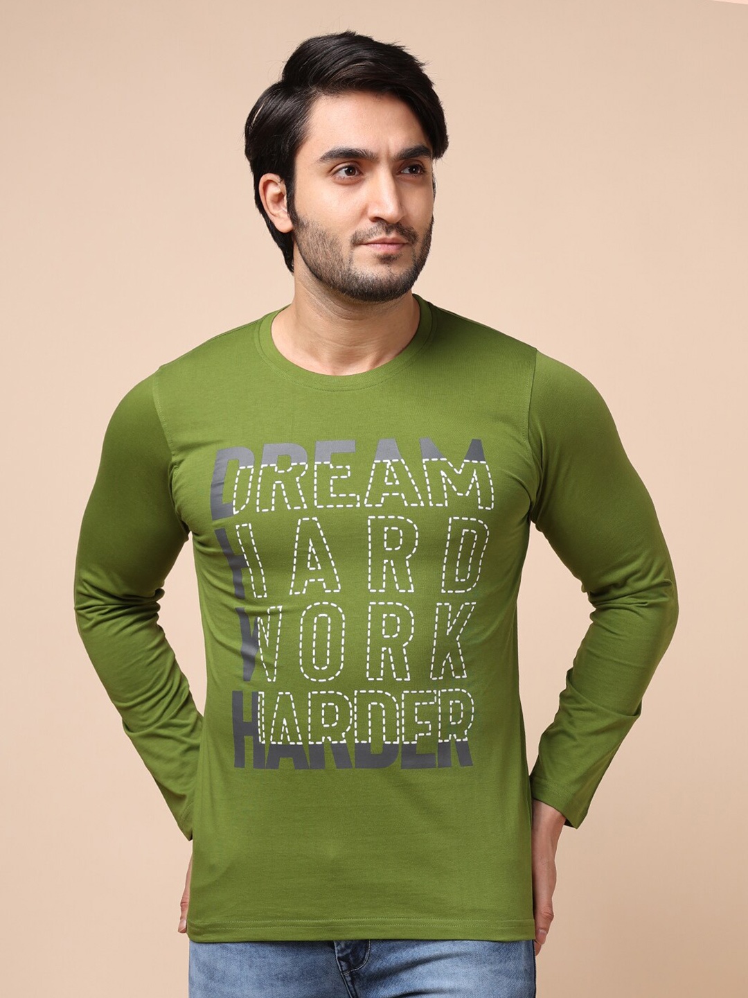 

berry blues Men Typography Printed Cotton T-shirt, Green
