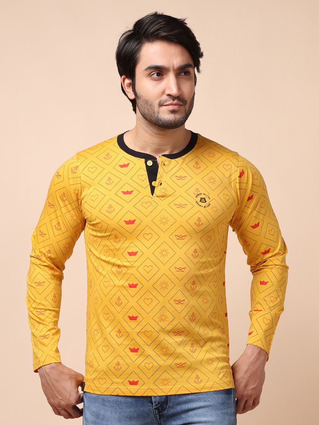 

berry blues Men Yellow Printed Henley Neck Cotton T-shirt