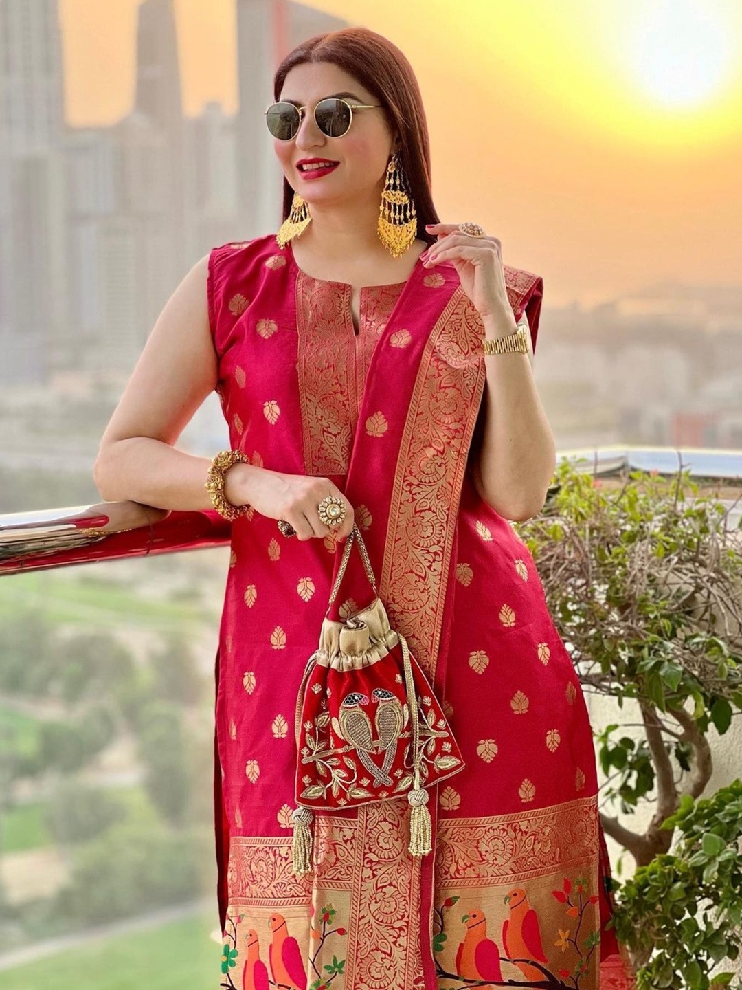 

BEATITUDE Women Pink Ethnic Motifs Kurti With Trouser & Dupatta
