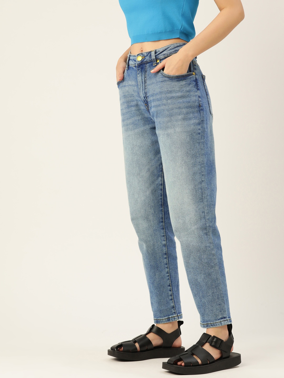 

DressBerry Women Blue Boyfriend Fit Light Fade Stretchable Jeans