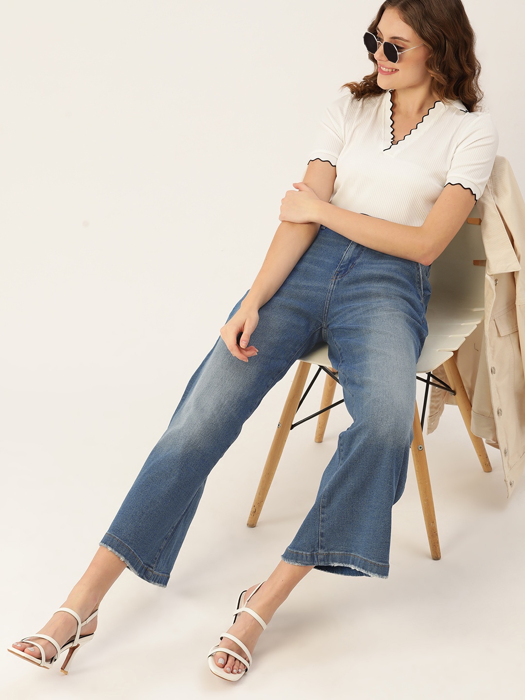 

DressBerry Women Blue Wide Leg Light Fade Stretchable Jeans