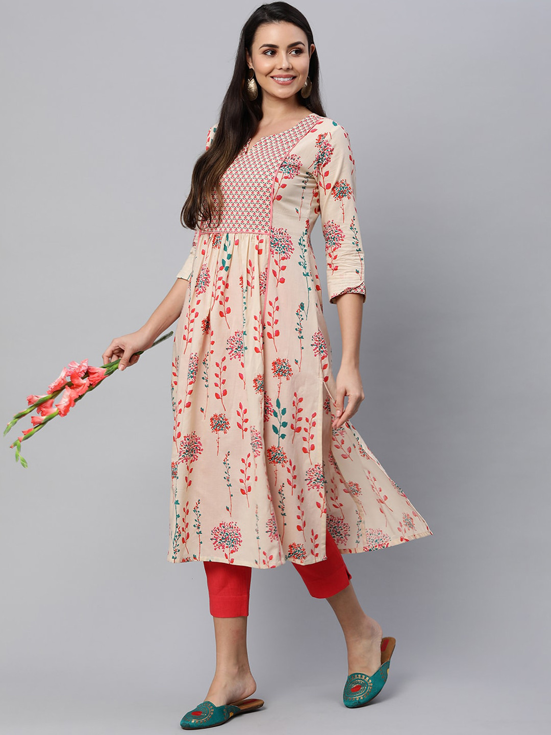 

KAMI KUBI Women Beige Floral Printed Kurta