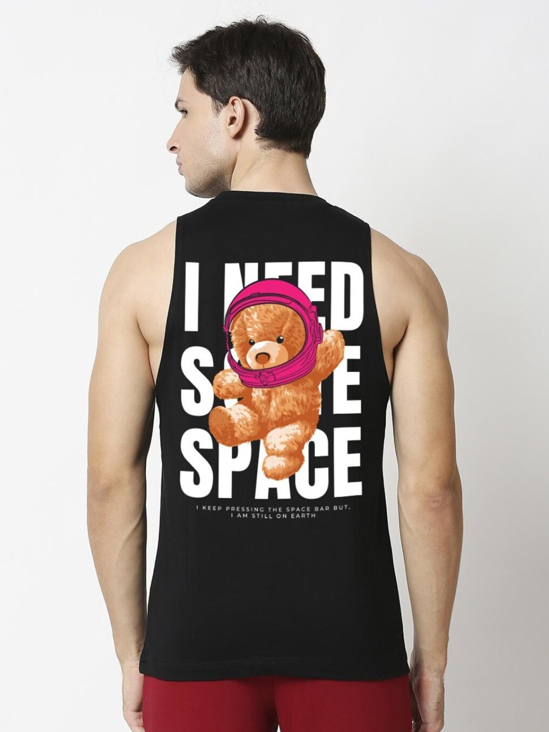 

Bewakoof Men Black Typography Printed Applique T-shirt Vest