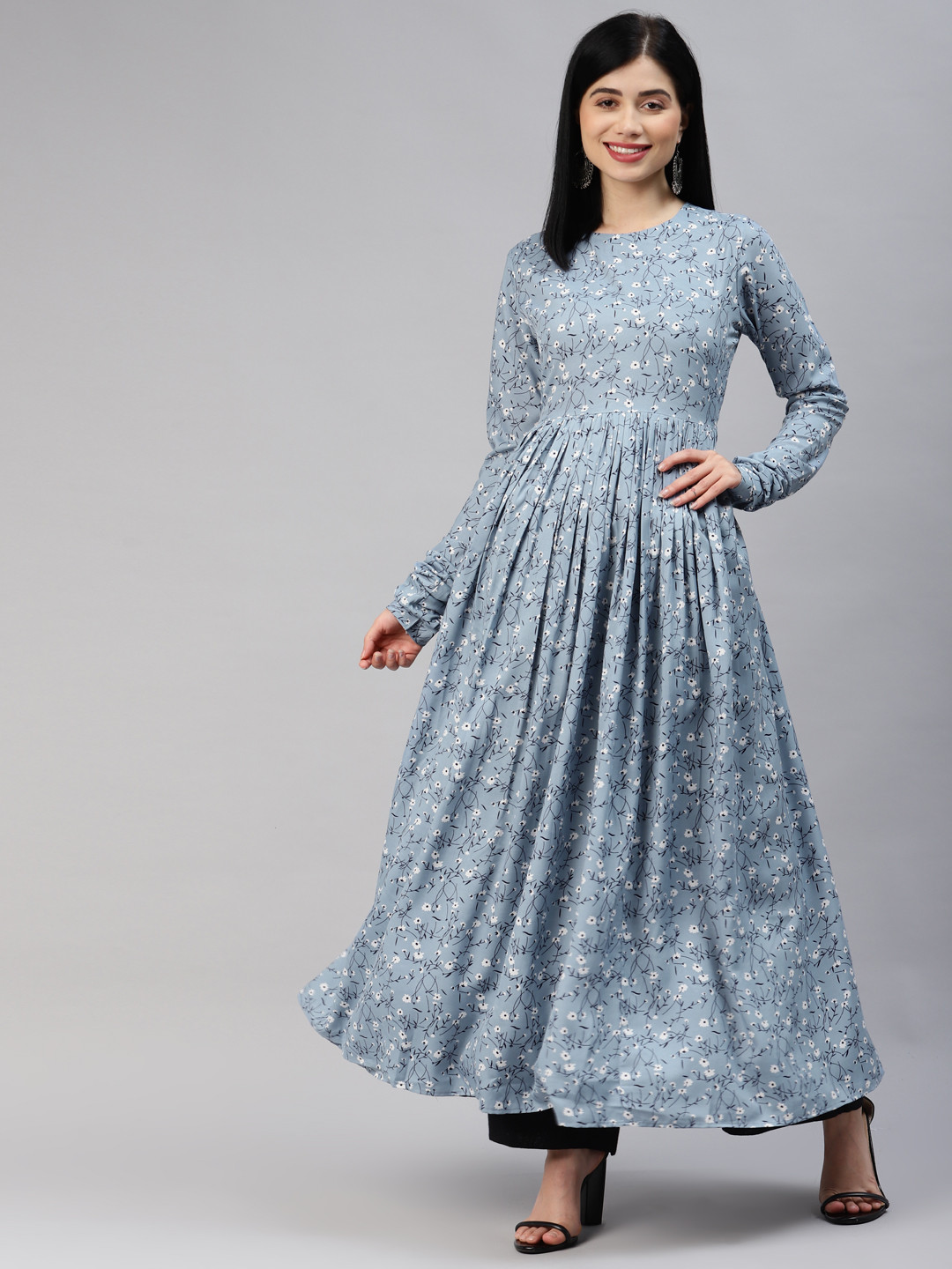 

MBE Women Blue & White Floral Printed Anarkali Kurta