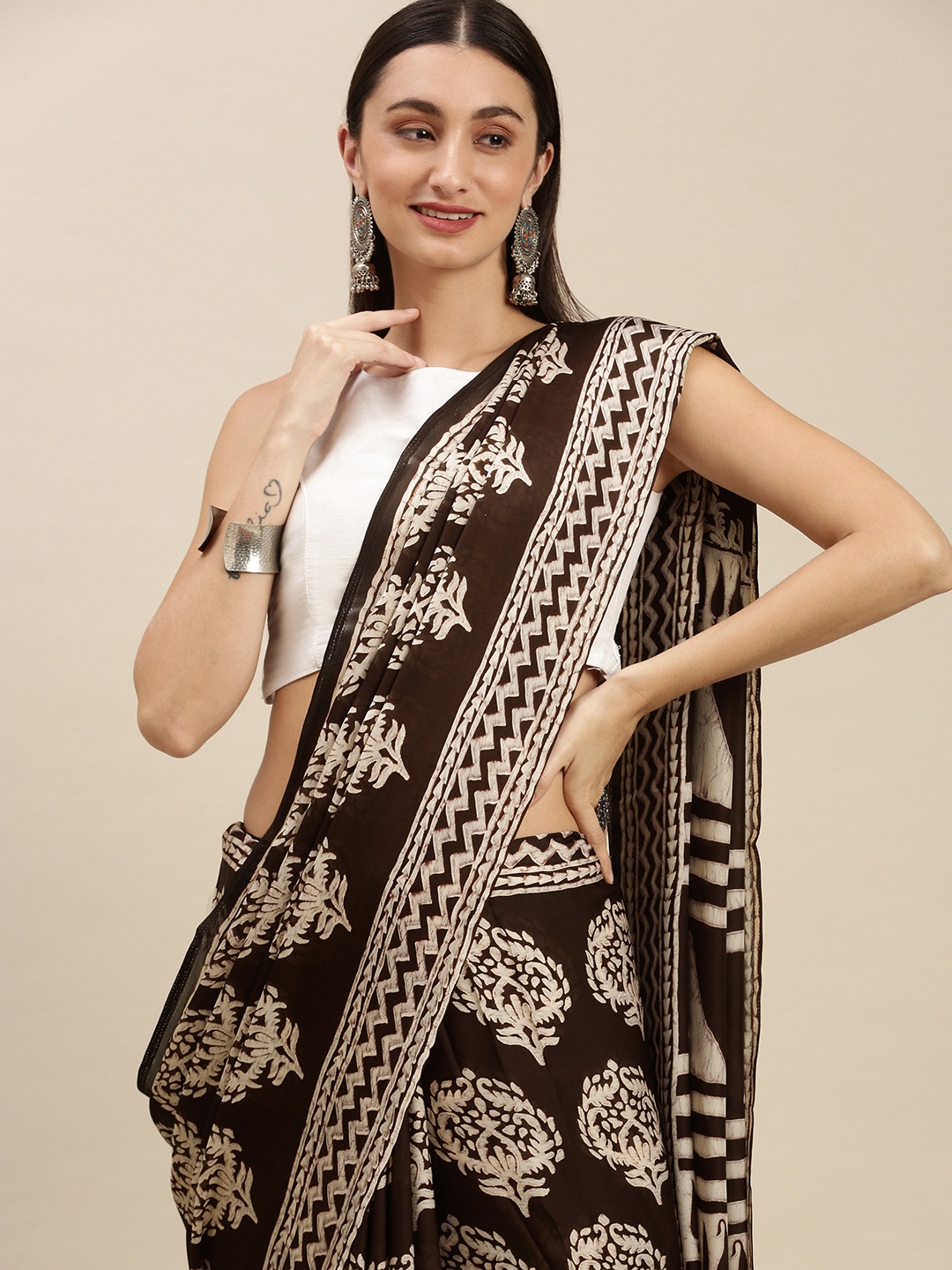 

RACHNA Brown Ethnic Motifs Printed Satin Saree with Blouse