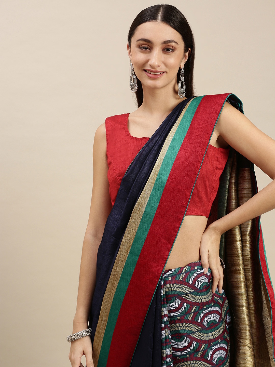 

RACHNA Navy Blue & Red Ethnic Motifs Saree