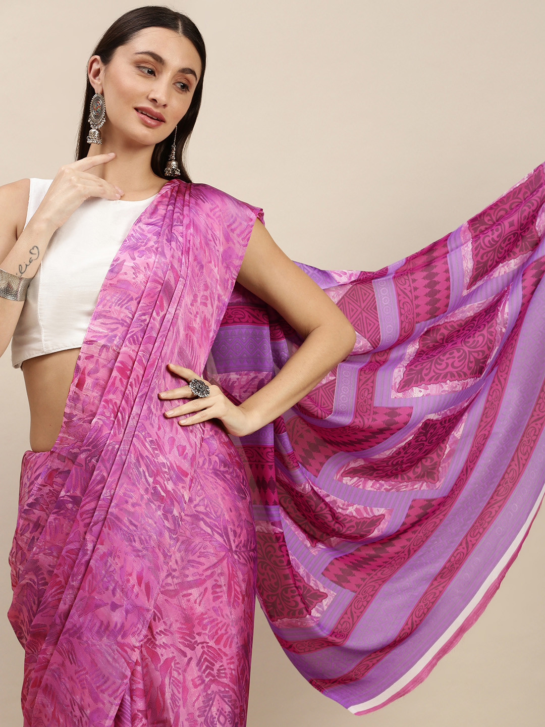 

RACHNA Pink Ethnic Motifs Printed Satin Saree with Blouse