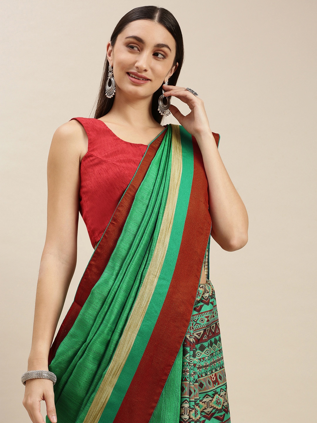 

RACHNA Green & Red Printed Ethnic Motifs Saree