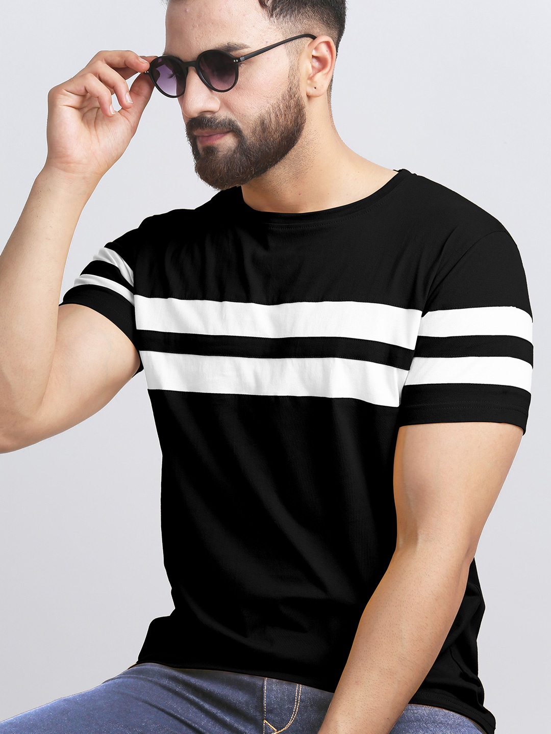 

AUSK Men Black Striped T-shirt