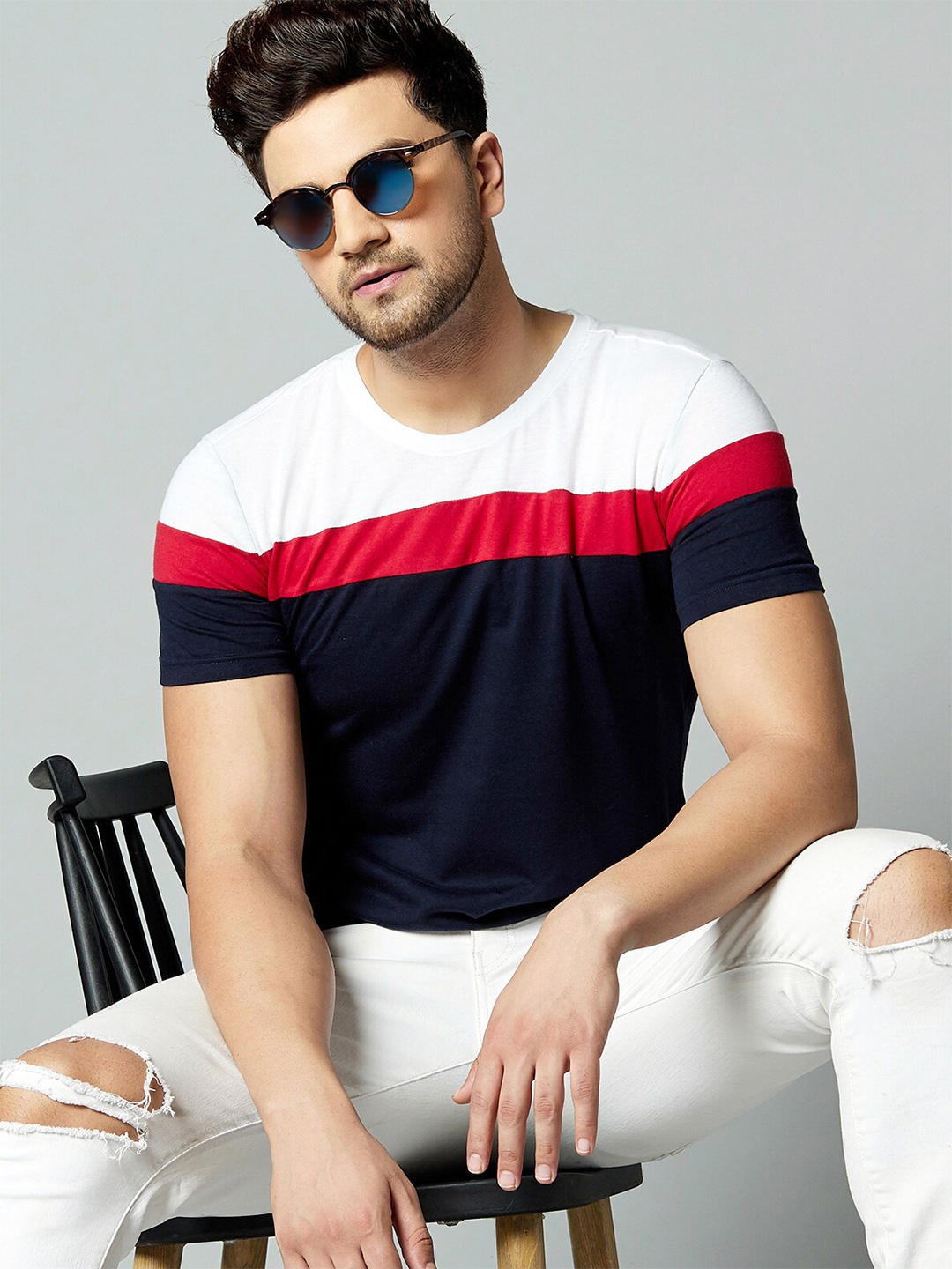 

AUSK Men Blue Colourblocked T-shirt