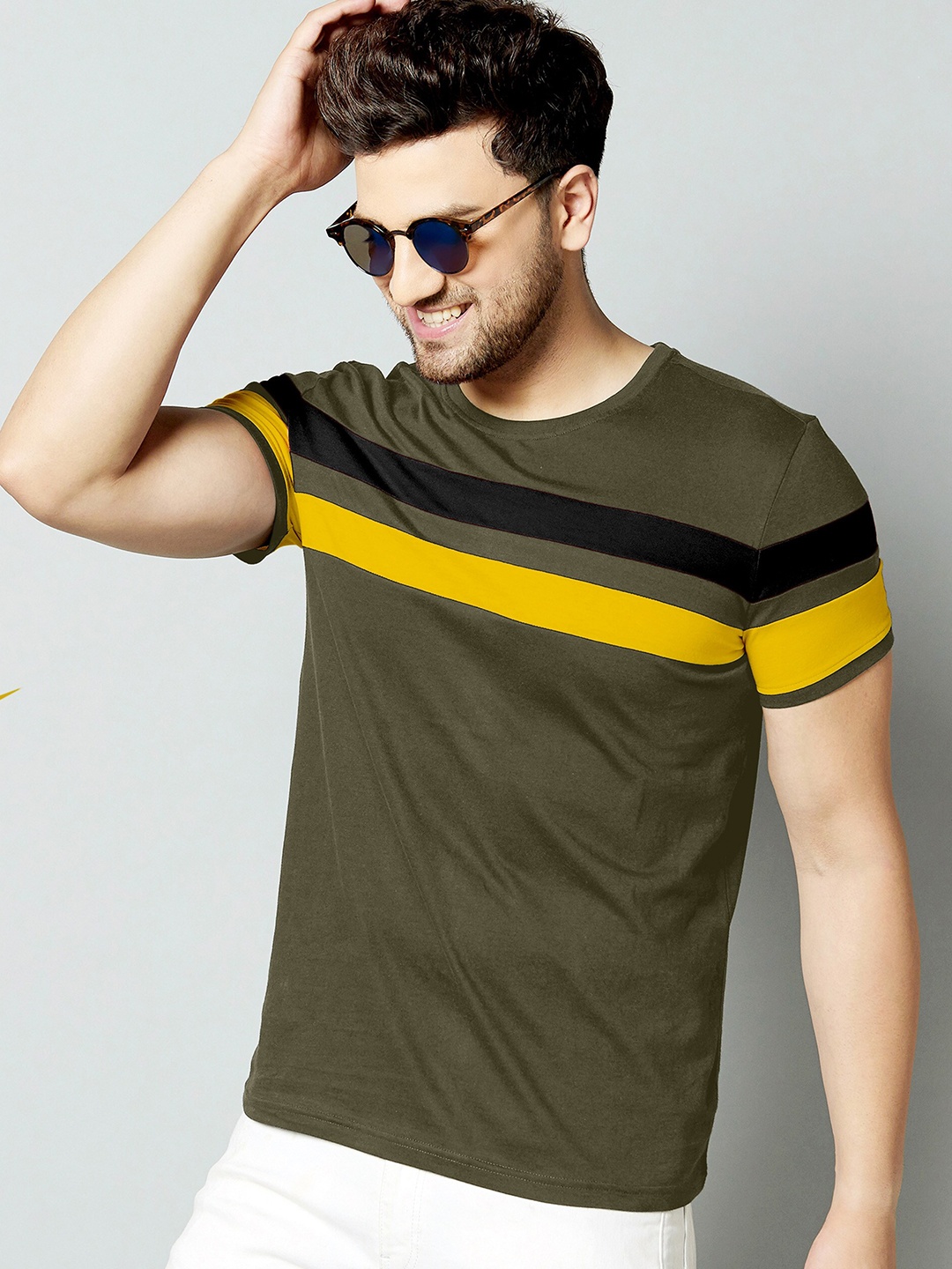 

AUSK Men Olive Green & Yellow Colourblocked Cotton T-shirt