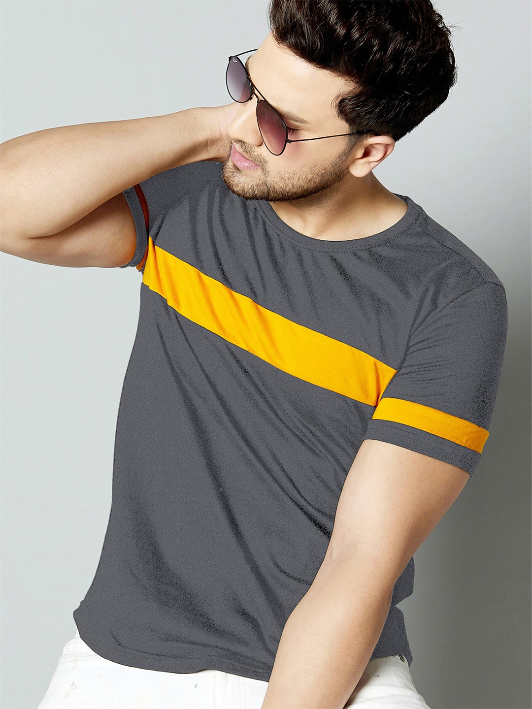 

AUSK Men Charcoal & Mustard Striped Colorblocked Round Neck Half Sleeve T-shirt