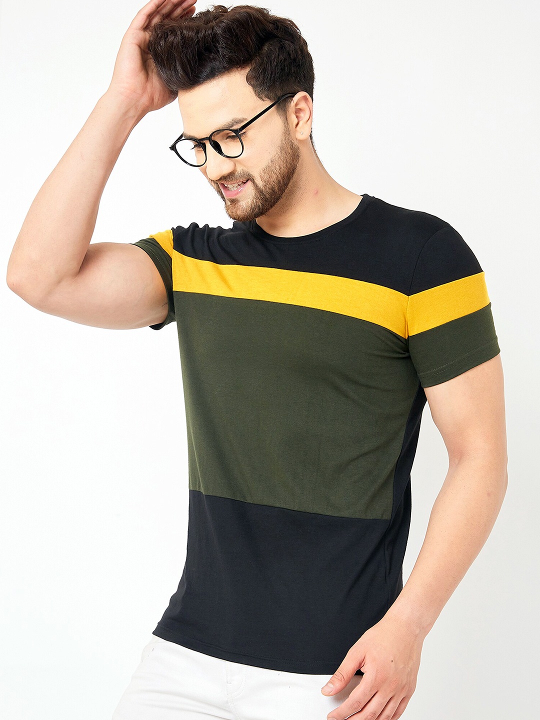 

AUSK Men Green & Yellow Colourblocked T-shirt