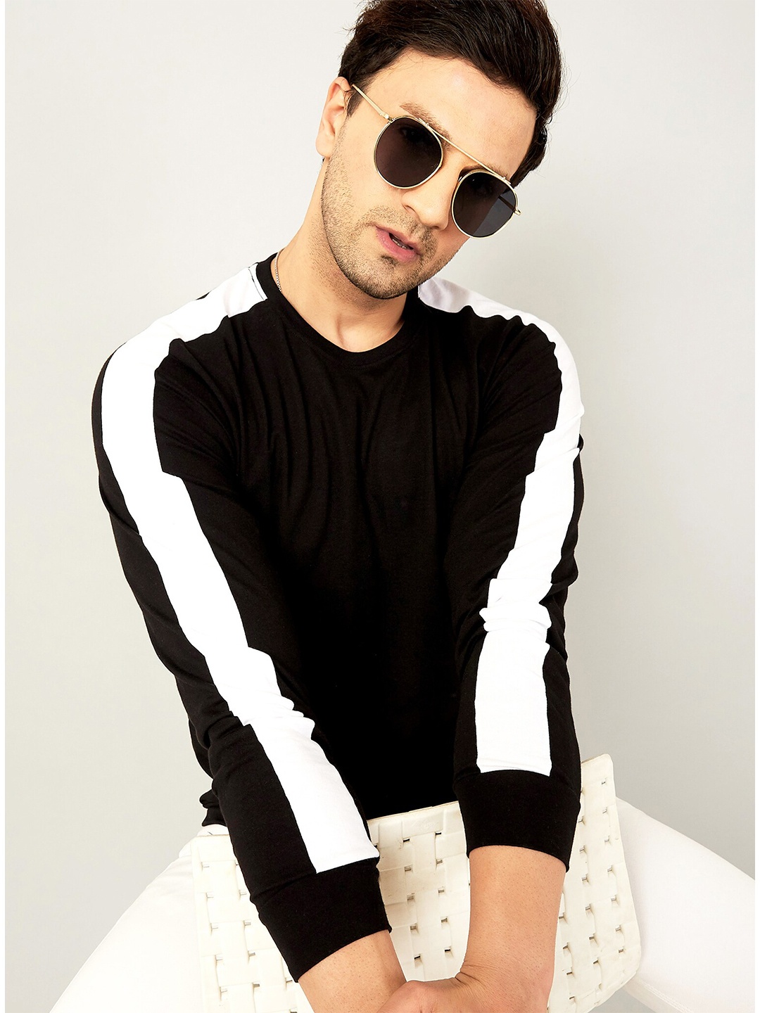 

AUSK Men Black Monochrome T-shirt with Mask