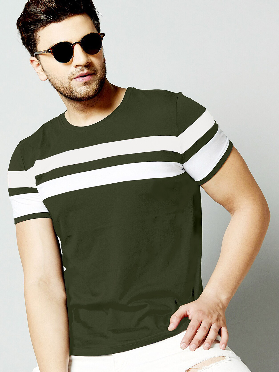 

AUSK Men Green & White Striped Colourblocked T-shirt