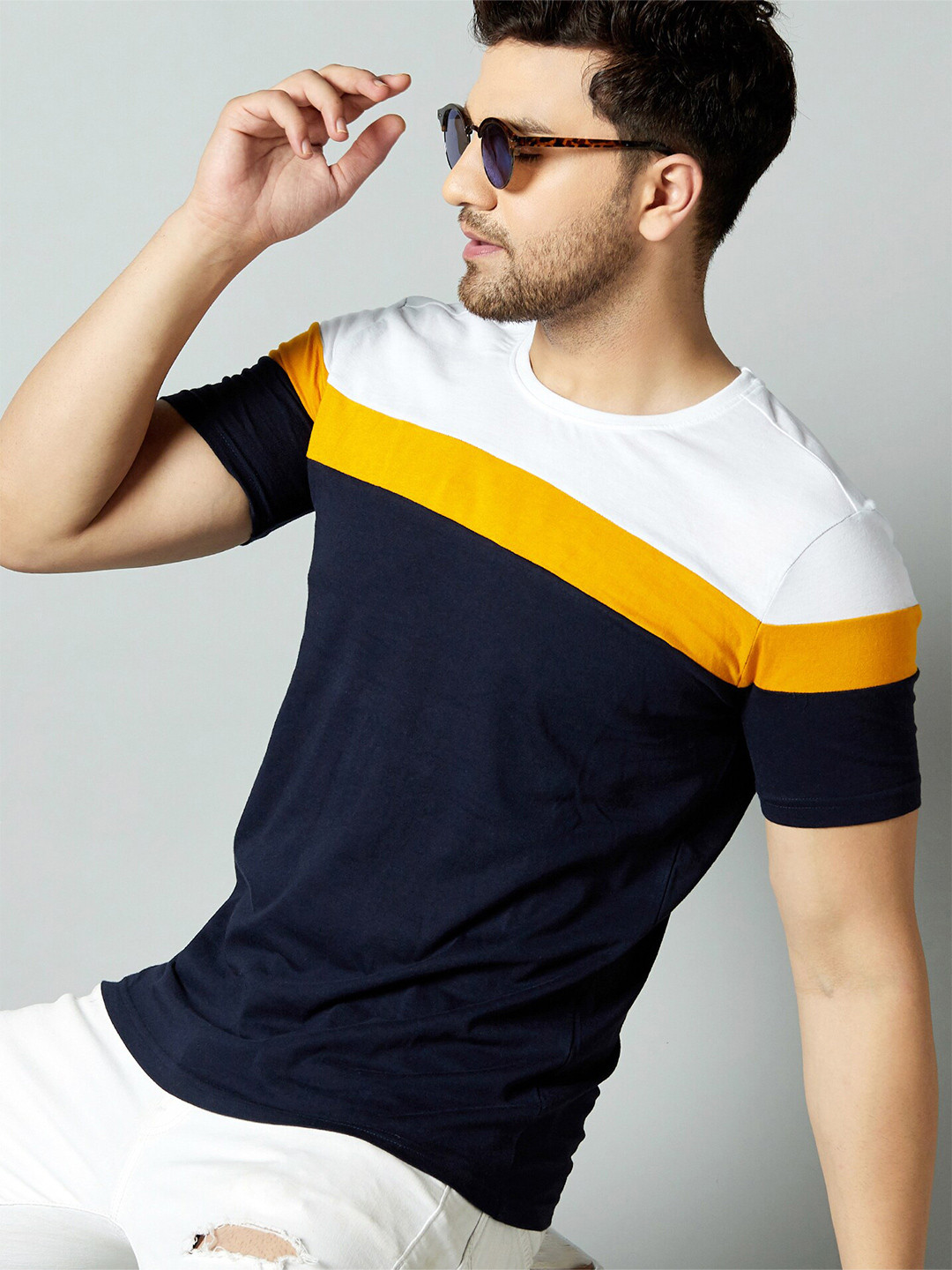 

AUSK Men Navy Blue & White Cotton Colourblocked T-shirt
