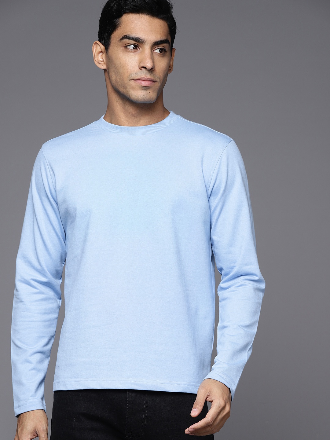

Allen Solly Men Blue Solid Round Neck Sweatshirt