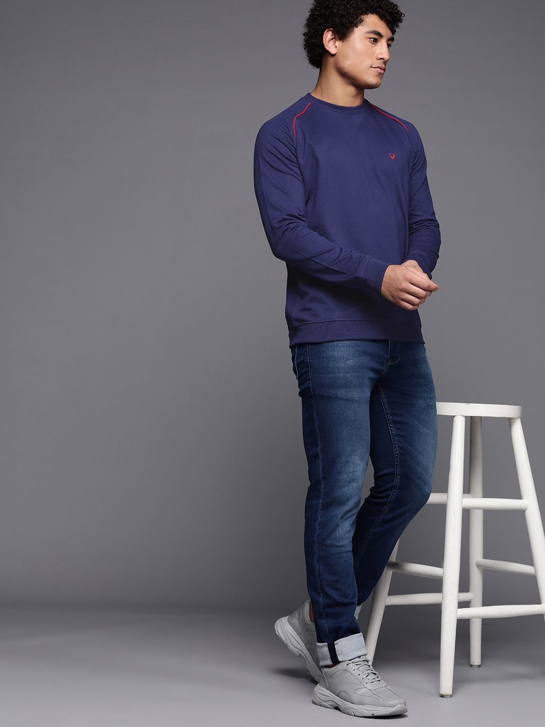 

Allen Solly Men Navy Blue Solid Raglan Sleeves Sweatshirt