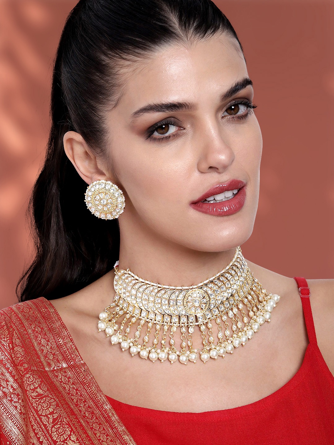 

Peora White Kundan Stone Studded Gold-Plated Choker Jewellery Set