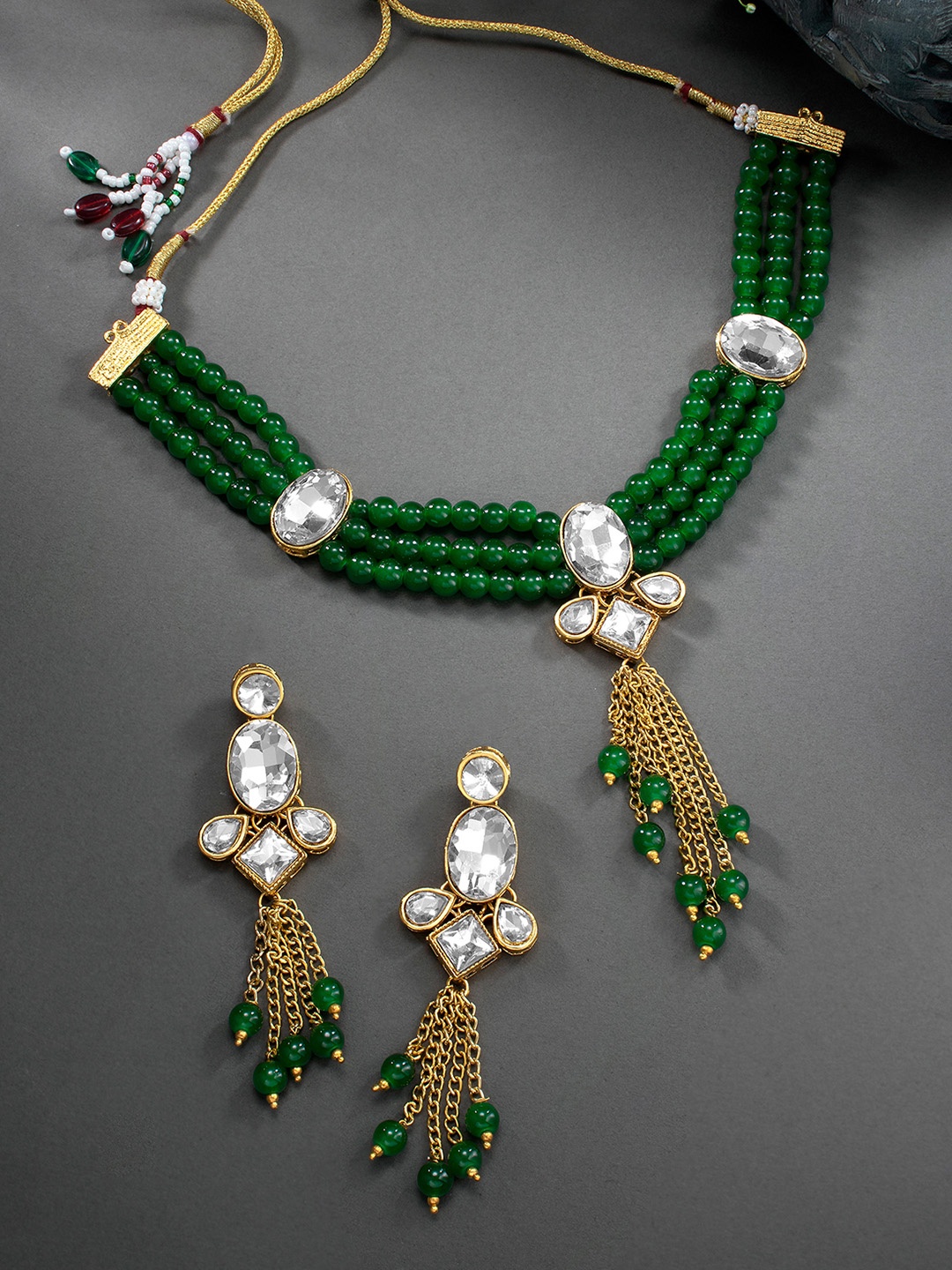 

Peora Green & White Kundan Stone Studded Gold-Plated Traditional Jewellery Set