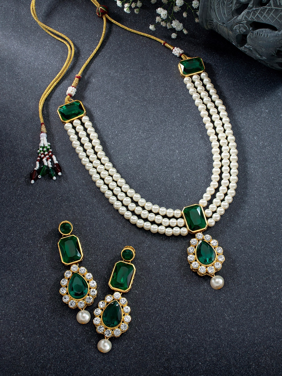 

Peora Gold-Plated & White Pearl Beaded Kundan Studded Jewellery set