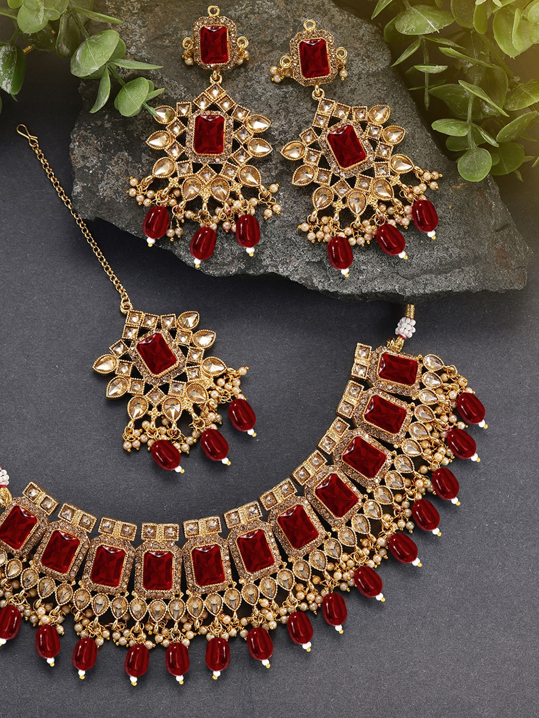 

Peora Gold-Plated Maroon Choker Necklace Jewellery Set