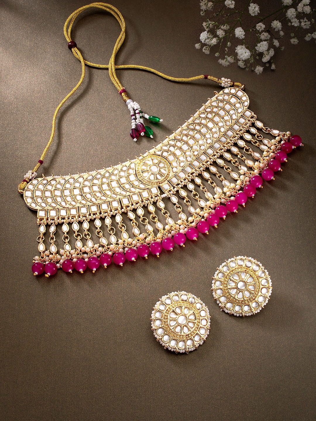 

Peora Red & White Kundan Stone Studded Gold-Plated Traditional Jewellery Set