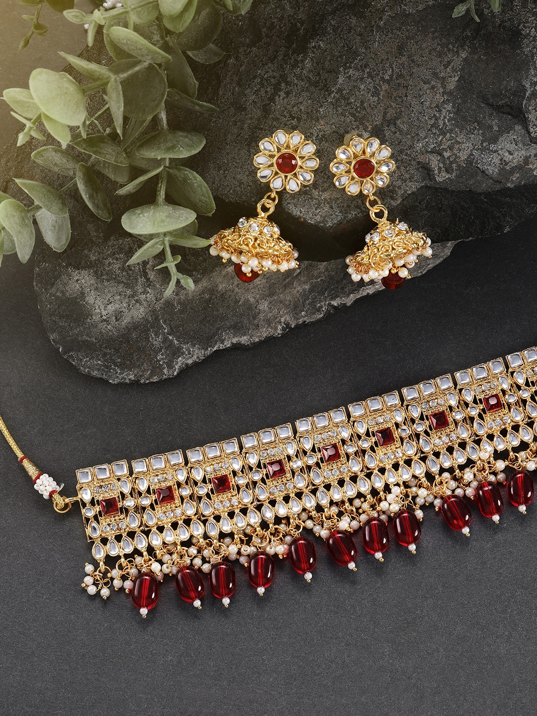 

Peora Maroon Gold-Plated Kundan Choker Necklace Earring Jewellery Set