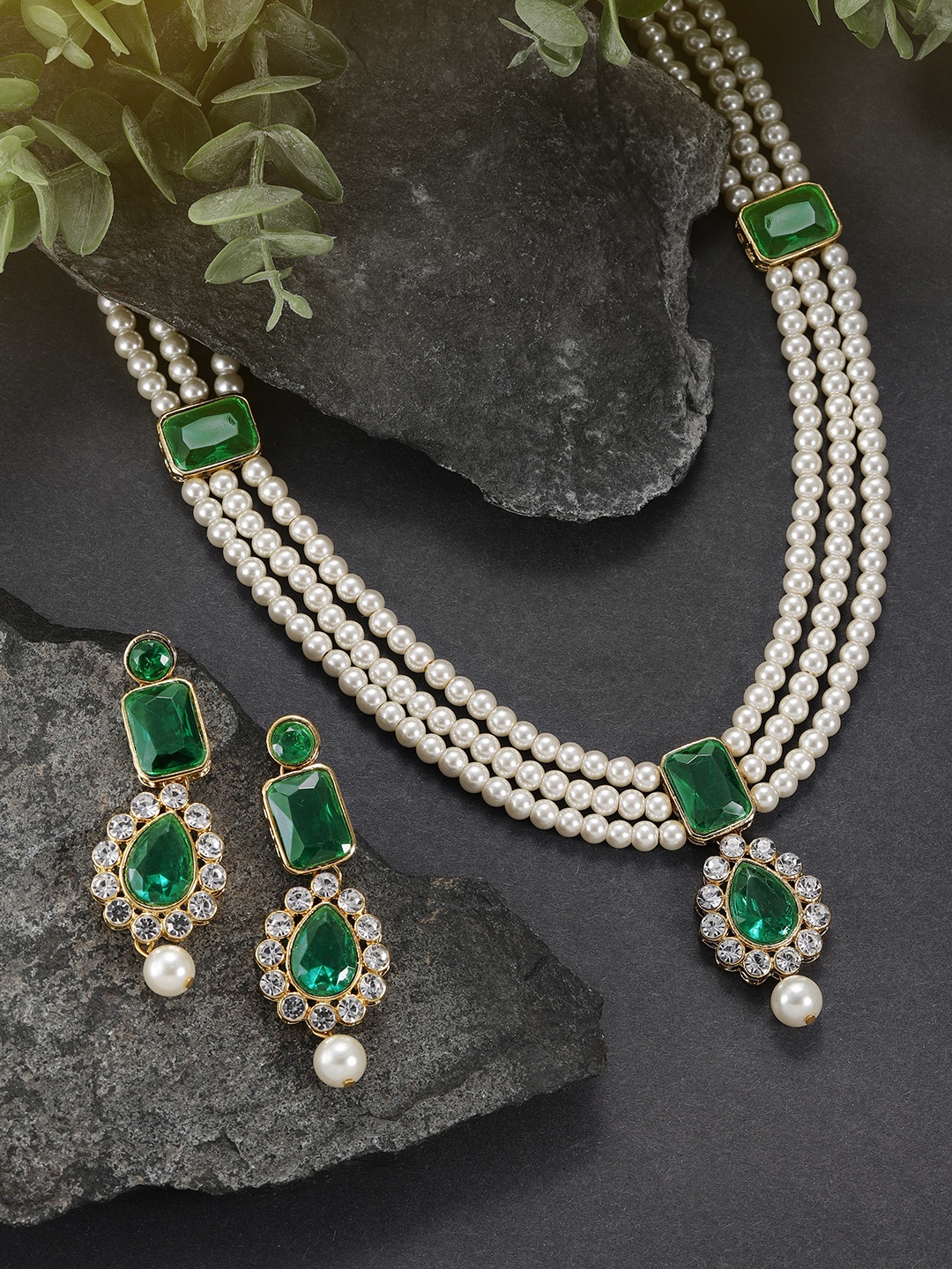 

Peora Green & White Gold-Plated Kundan Long Necklace Earring Jewellery Set