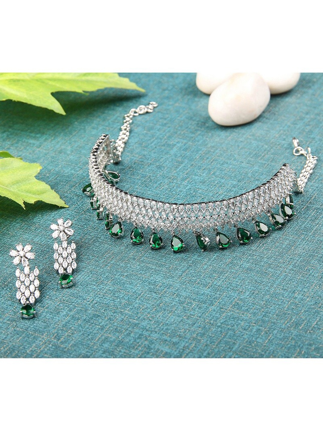 

AURAA TRENDS Women Rhodium-Plated Silver-Toned Green & White AD Stone-Studded Choker Set