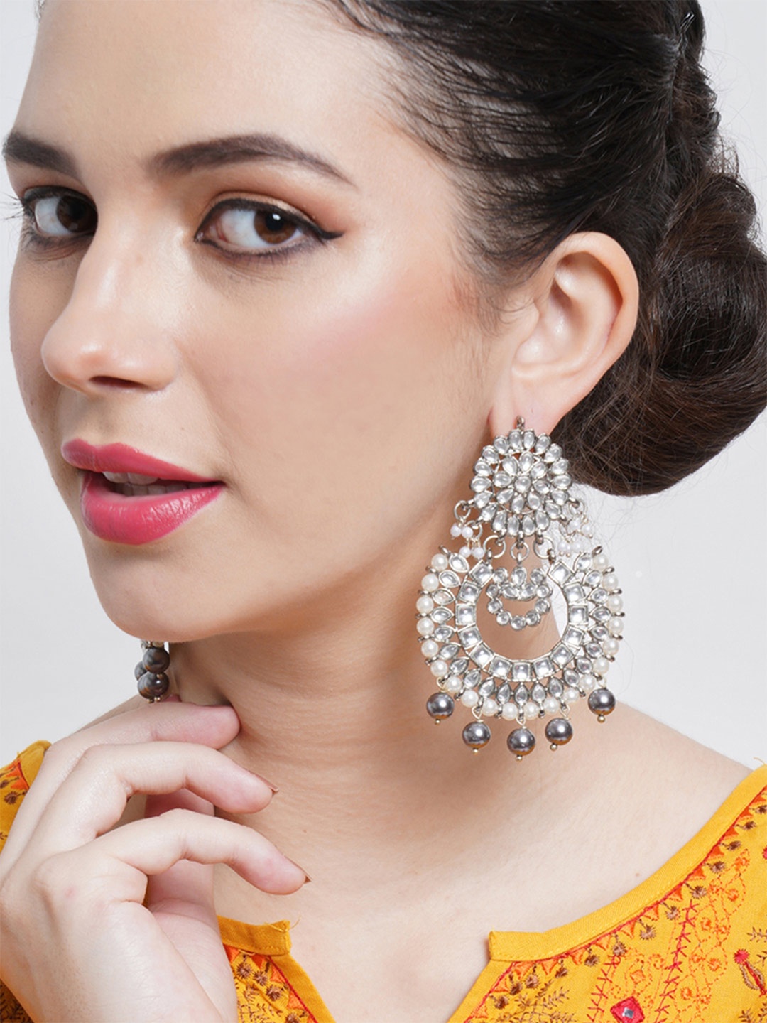 

KARATCART Grey Classic Chandbalis Earrings