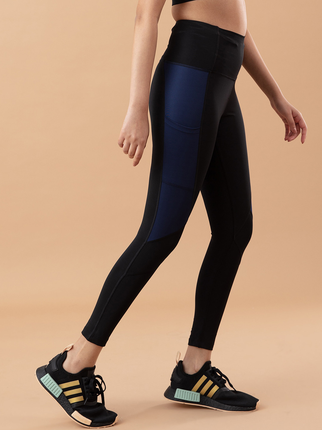

Nykd Women Black Solid Gym Tights