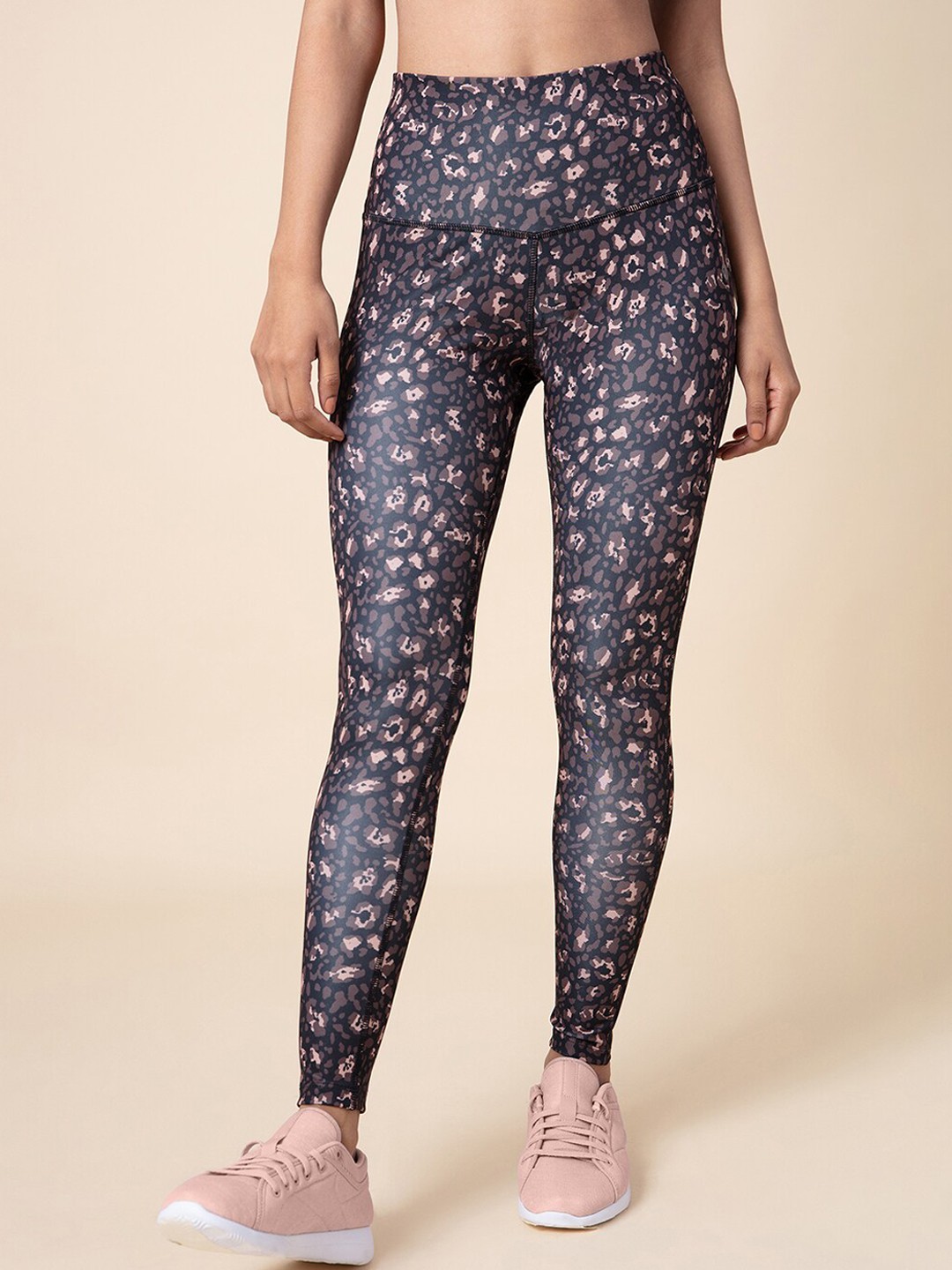 

Nykd Women Black Animal Printed Ankle Length Gym Tights