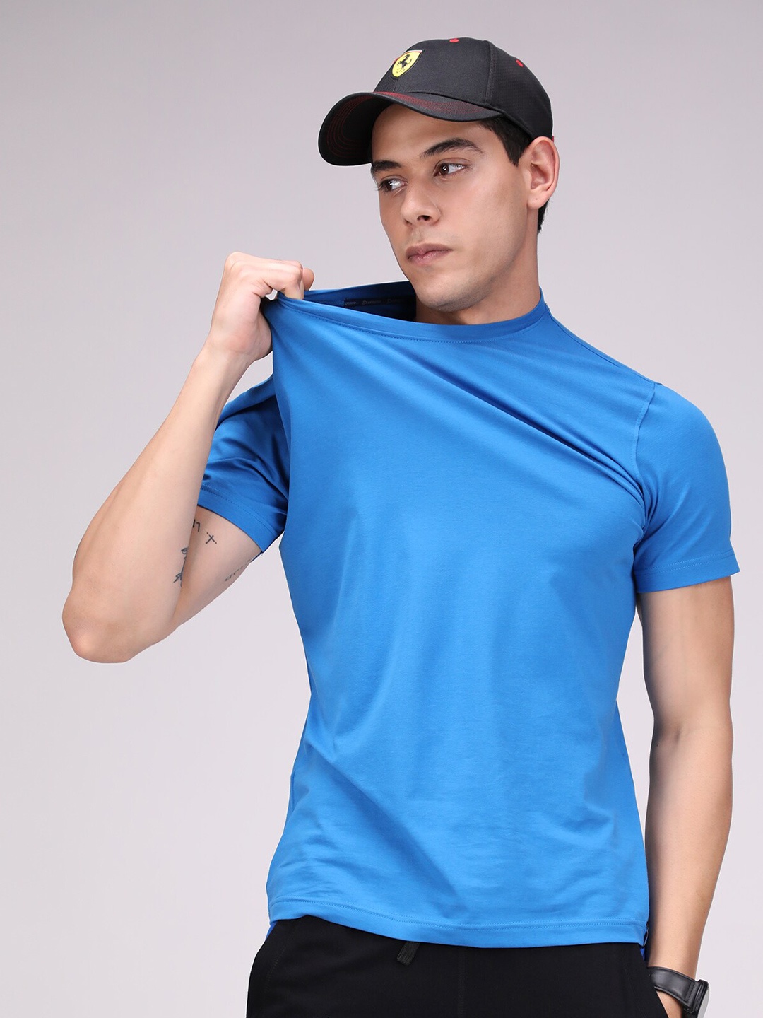 

SPORTO Men Blue 4-Way Stretch Wrinkle-Free T-shirt